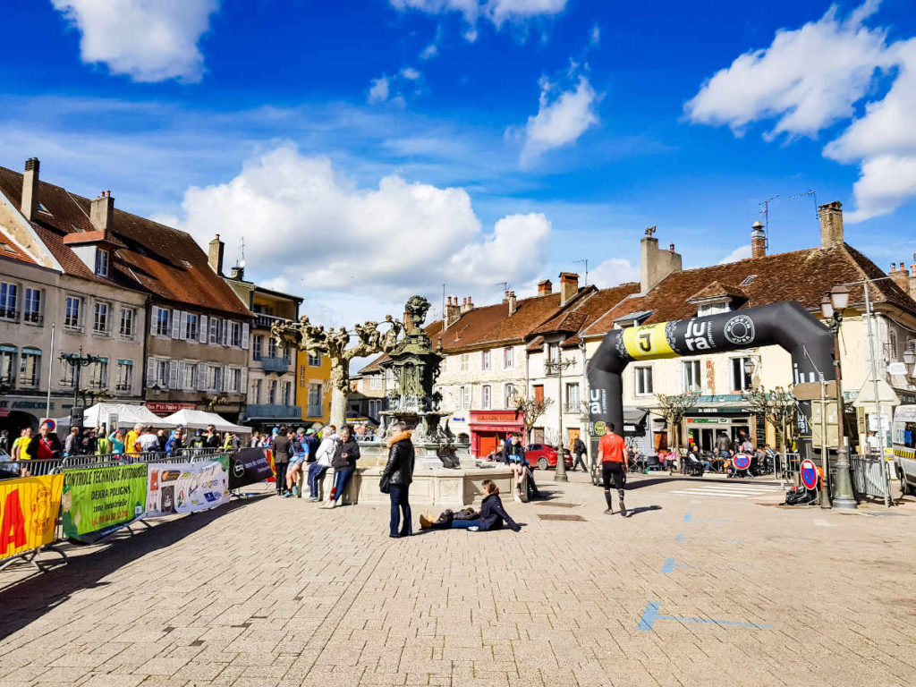 Place de départ et arrivée d'un trail